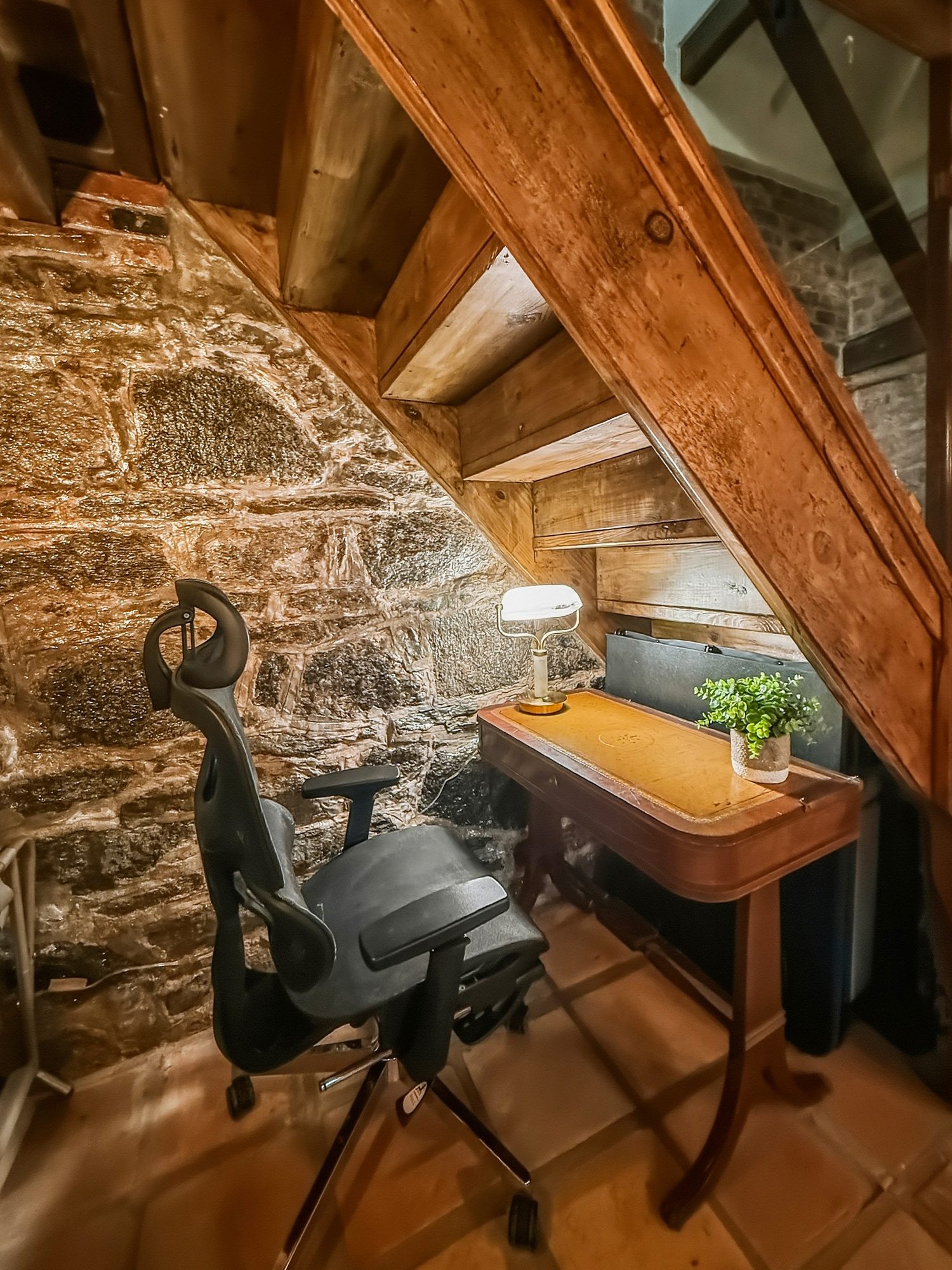 Hancock House photo 11