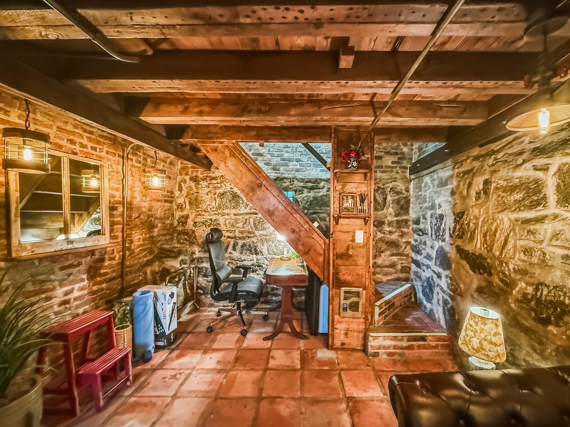 Hancock House photo 9